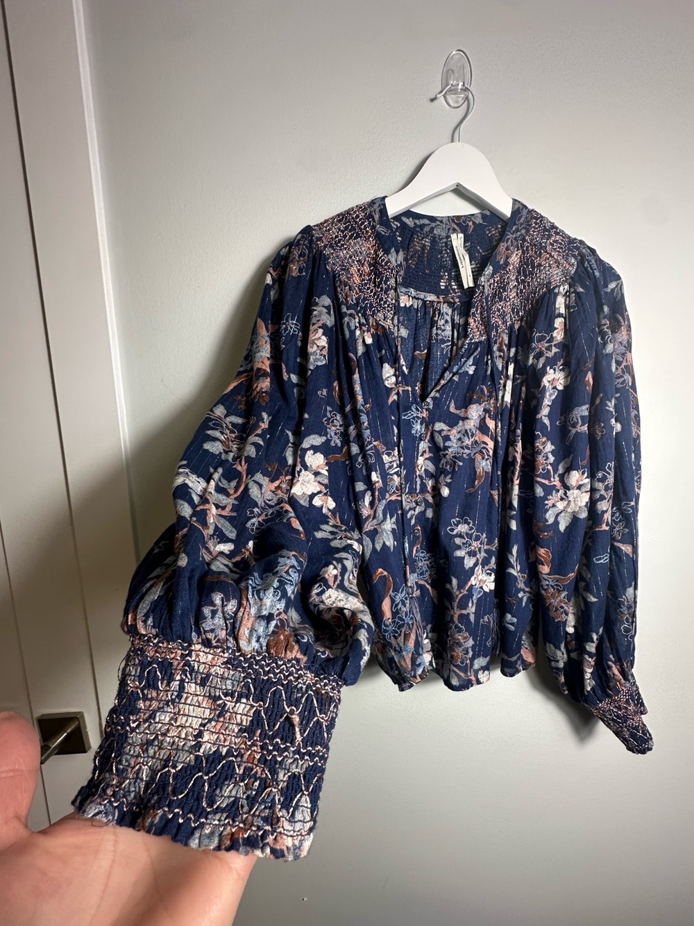 Anthropology Long Sleeve  Smocked  Jacquard Top Size Medium - Picture 12 of 17